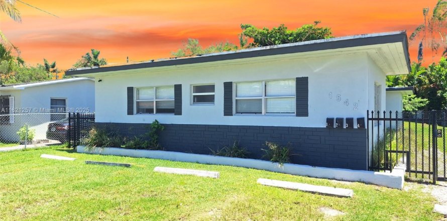 Villa ou maison à Miami, Floride 1 chambre, 51.1 m2 № 1781465