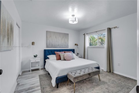 Casa en venta en Miami, Florida, 4 dormitorios, 205.69 m2 № 1968462 - foto 17
