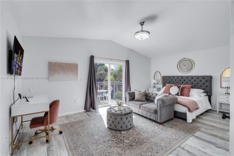 Casa en venta en Miami, Florida, 4 dormitorios, 205.69 m2 № 1968462 - foto 14