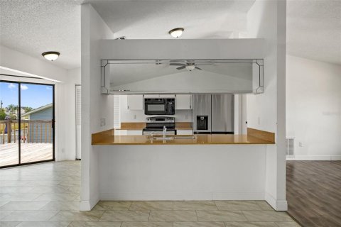 Купить виллу или дом в Эрнандо-Бич, Флорида 8 комнат, 128.58м2, № 1783428 - фото 15