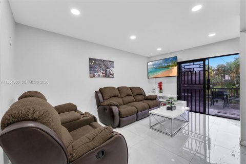 Copropriété à vendre à Miami, Floride: 4 chambres, 147.16 m2 № 2153373 - photo 17