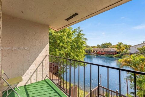 Copropriété à vendre à Miami, Floride: 4 chambres, 147.16 m2 № 2153373 - photo 9
