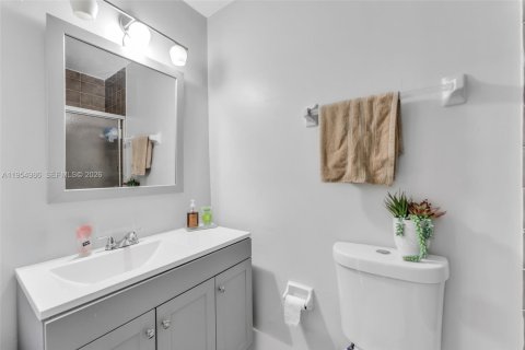 Copropriété à vendre à Miami, Floride: 4 chambres, 147.16 m2 № 2153373 - photo 11