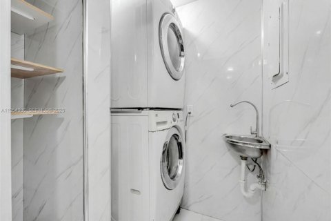 Copropriété à vendre à Miami, Floride: 4 chambres, 147.16 m2 № 2153373 - photo 16