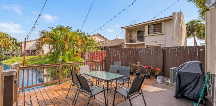 Condo à Miami, Floride, 4 chambres  № 2153373