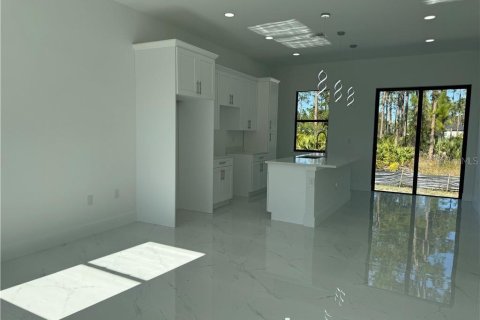 Купить виллу или дом в Лихай-Эйкерс, Флорида 3 комнаты, 98.2м2, № 1559850 - фото 3