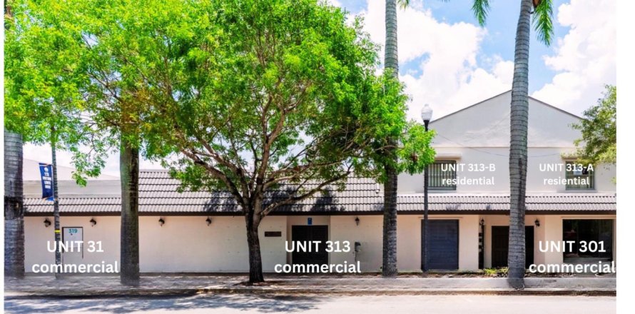 Propiedad comercial en Homestead, Florida № 2286051