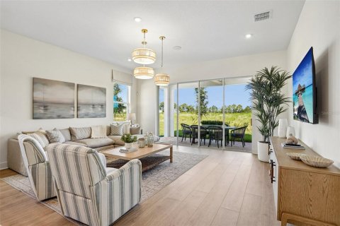 Casa en venta en Winter Garden, Florida, 5 dormitorios, 318.38 m2 № 2119861 - foto 2