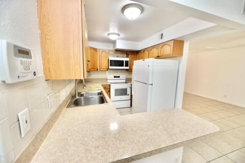 Touwnhouse à louer à Sunrise, Floride: 4 chambres, 158.31 m2 № 2168463 - photo 19