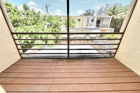 Touwnhouse à louer à Sunrise, Floride: 4 chambres, 158.31 m2 № 2168463 - photo 6