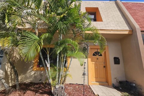 Touwnhouse à Sunrise, Floride 4 chambres, 158.31 m2 № 2168463
