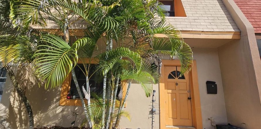 Touwnhouse à Sunrise, Floride 4 chambres, 158.31 m2 № 2168463