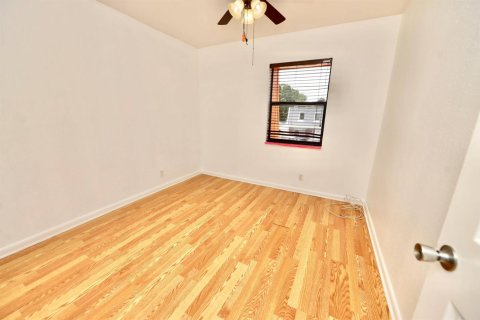 Touwnhouse à louer à Sunrise, Floride: 4 chambres, 158.31 m2 № 2168463 - photo 16