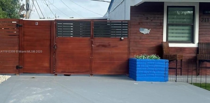 Дом в Майами-Гарденс, Флорида 2 спальни, 73.02м2 № 1966078