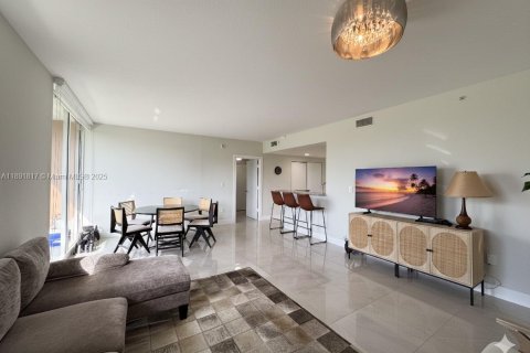 Copropriété à vendre à Aventura, Floride: 3 chambres, 131.18 m2 № 1946343 - photo 2
