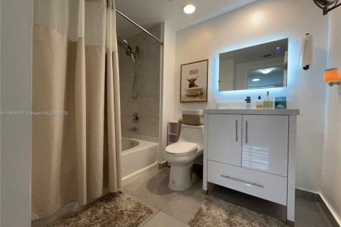 Copropriété à vendre à Aventura, Floride: 3 chambres, 131.18 m2 № 1946343 - photo 16