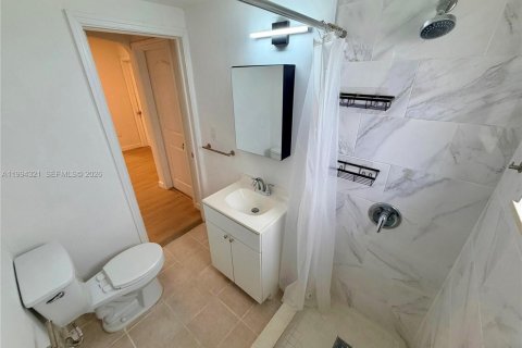 Apartment in Miami, Florida 3 bedrooms, 74.32 sq.m. № 2062557 - photo 13