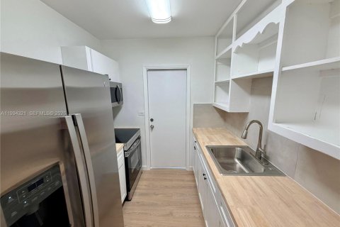 Apartment in Miami, Florida 3 bedrooms, 74.32 sq.m. № 2062557 - photo 6