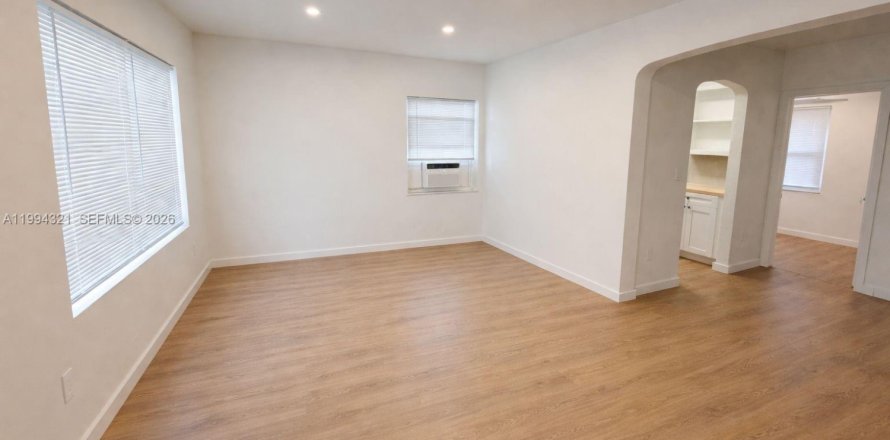 Apartment in Miami, Florida 3 bedrooms, 74.32 sq.m. № 2062557