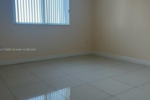 Condo in Miami, Florida, 2 bedrooms  № 1940548 - photo 15