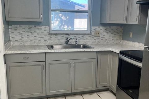 Appartement à louer à Dunedin, Floride: 2 chambres, 69.68 m2 № 2390868 - photo 7