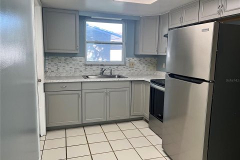 Appartement à louer à Dunedin, Floride: 2 chambres, 69.68 m2 № 2390868 - photo 6
