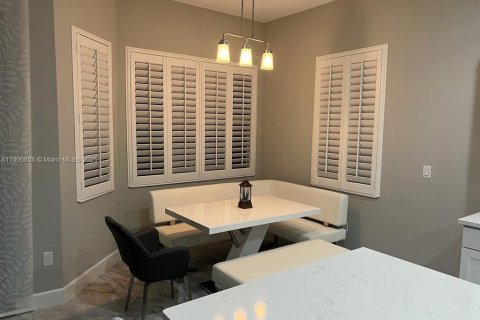 Villa ou maison à vendre à Westlake, Floride: 3 chambres, 177.72 m2 № 1951466 - photo 2