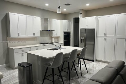 Villa ou maison à vendre à Westlake, Floride: 3 chambres, 177.72 m2 № 1951466 - photo 3