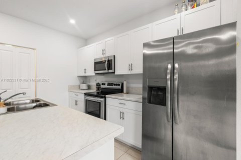 Adosado en venta en Homestead, Florida, 3 dormitorios, 153.38 m2 № 2018824 - foto 11
