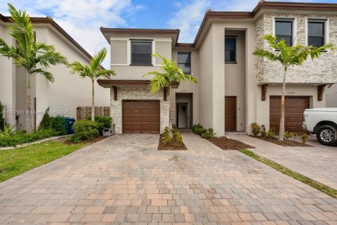 Adosado en venta en Homestead, Florida, 3 dormitorios, 153.38 m2 № 2018824 - foto 2
