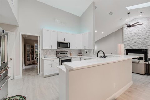Casa en venta en Apopka, Florida, 4 dormitorios, 229.65 m2 № 2223444 - foto 3