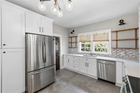 Immobilier commercial à vendre à Tampa, Floride: 28 chambres, 252.04 m2 № 2199858 - photo 9