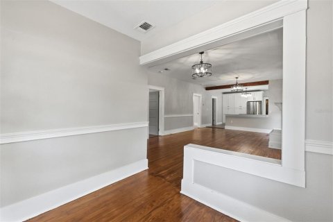 Immobilier commercial à vendre à Tampa, Floride: 28 chambres, 252.04 m2 № 2199858 - photo 3