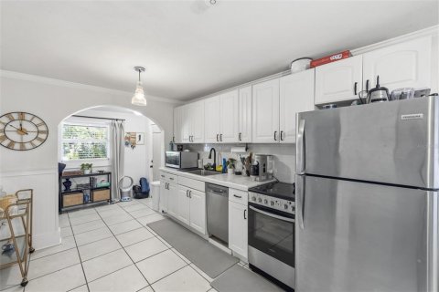 Immobilier commercial à vendre à Tampa, Floride: 28 chambres, 252.04 m2 № 2199858 - photo 27