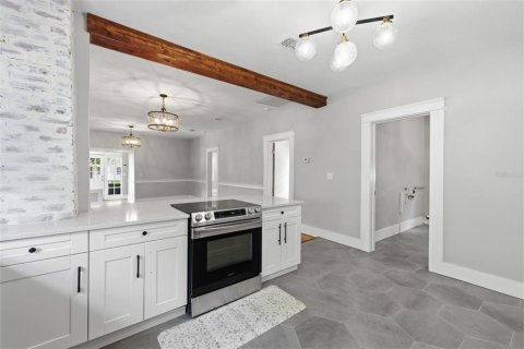 Immobilier commercial à vendre à Tampa, Floride: 28 chambres, 252.04 m2 № 2199858 - photo 12