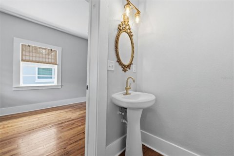 Immobilier commercial à vendre à Tampa, Floride: 28 chambres, 252.04 m2 № 2199858 - photo 17