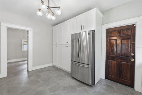 Immobilier commercial à vendre à Tampa, Floride: 28 chambres, 252.04 m2 № 2199858 - photo 11
