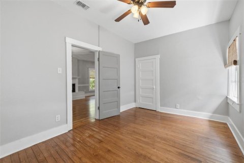 Immobilier commercial à vendre à Tampa, Floride: 28 chambres, 252.04 m2 № 2199858 - photo 18