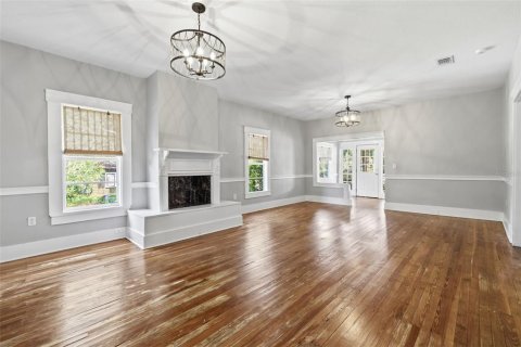 Immobilier commercial à vendre à Tampa, Floride: 28 chambres, 252.04 m2 № 2199858 - photo 7
