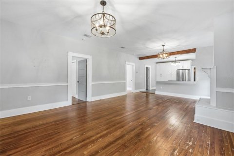 Immobilier commercial à vendre à Tampa, Floride: 28 chambres, 252.04 m2 № 2199858 - photo 4