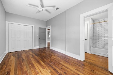 Immobilier commercial à vendre à Tampa, Floride: 28 chambres, 252.04 m2 № 2199858 - photo 15