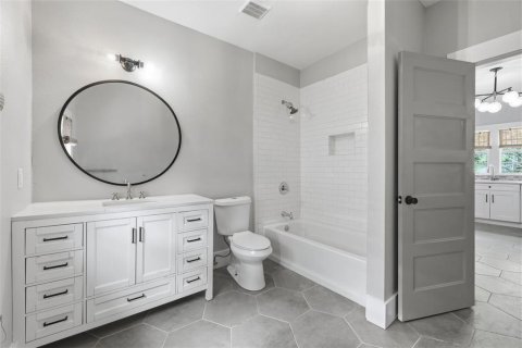 Immobilier commercial à vendre à Tampa, Floride: 28 chambres, 252.04 m2 № 2199858 - photo 22