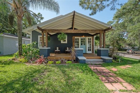 Immobilier commercial à vendre à Tampa, Floride: 28 chambres, 252.04 m2 № 2199858 - photo 2