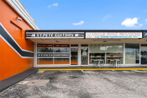 Commercial property in Saint Pete Beach, Florida 66.7 sq.m. № 2315028