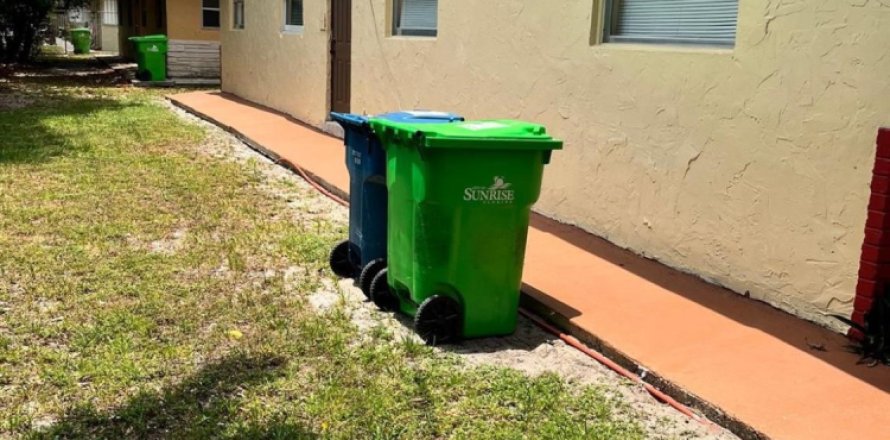 House in Sunrise, Florida 2 bedrooms, 285.02 sq.m. № 1178385