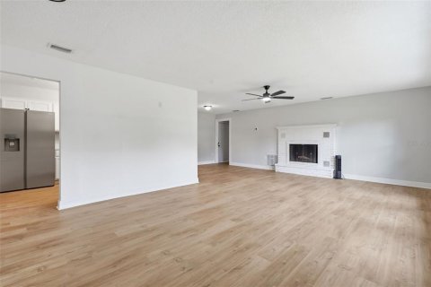 Купить виллу или дом в Дебари, Флорида 12 комнат, 182.92м2, № 2221853 - фото 6