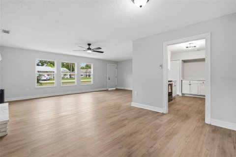 Купить виллу или дом в Дебари, Флорида 12 комнат, 182.92м2, № 2221853 - фото 7