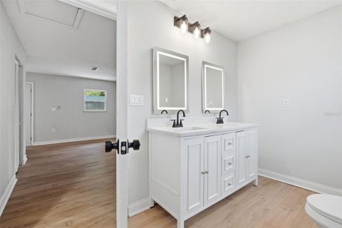 Купить виллу или дом в Дебари, Флорида 12 комнат, 182.92м2, № 2221853 - фото 15