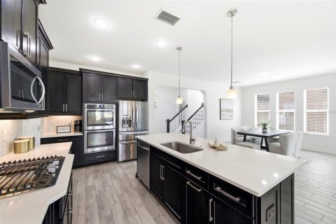 Villa ou maison à vendre à Wesley Chapel, Floride: 4 chambres, 265.24 m2 № 2142273 - photo 13