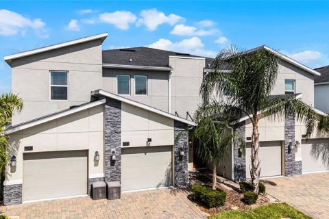 Townhouse in Davenport, Florida 3 bedrooms, 166.02 sq.m. № 2230602